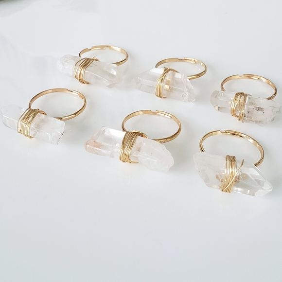 LAST ONE! Natural quartz crystal point ring - Picture 2 of 5